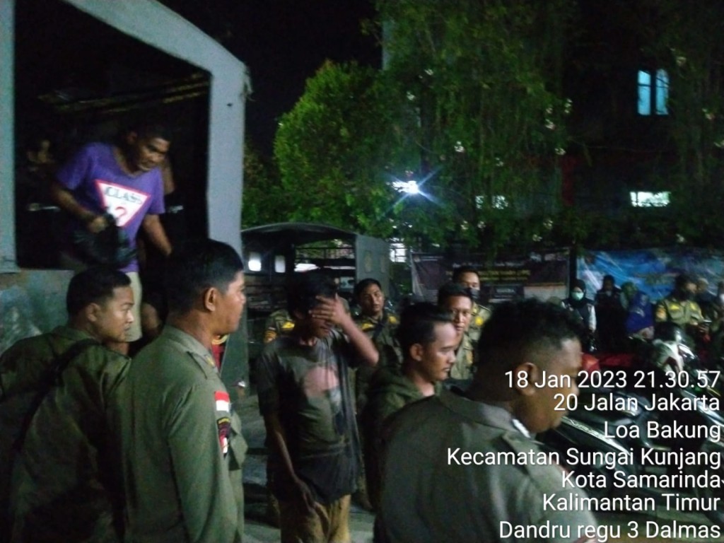 Satpol PP bersama Aparat Gabungan Melaksanakan Penertiban,Anjal,Pengamen,Pengelap kaca dan anak jalanan yang meresahkan warga Samarinda
